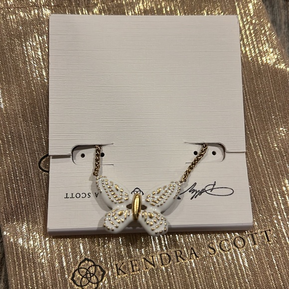 Dolly Parton x Kendra Scott White Enamel Butterfly Vintage Gold Necklace NWT - Picture 7 of 12